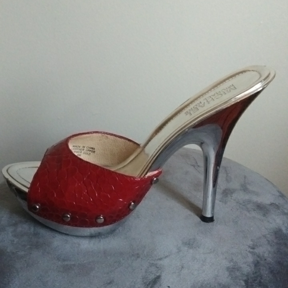 Sandals - Picture 2 of 3